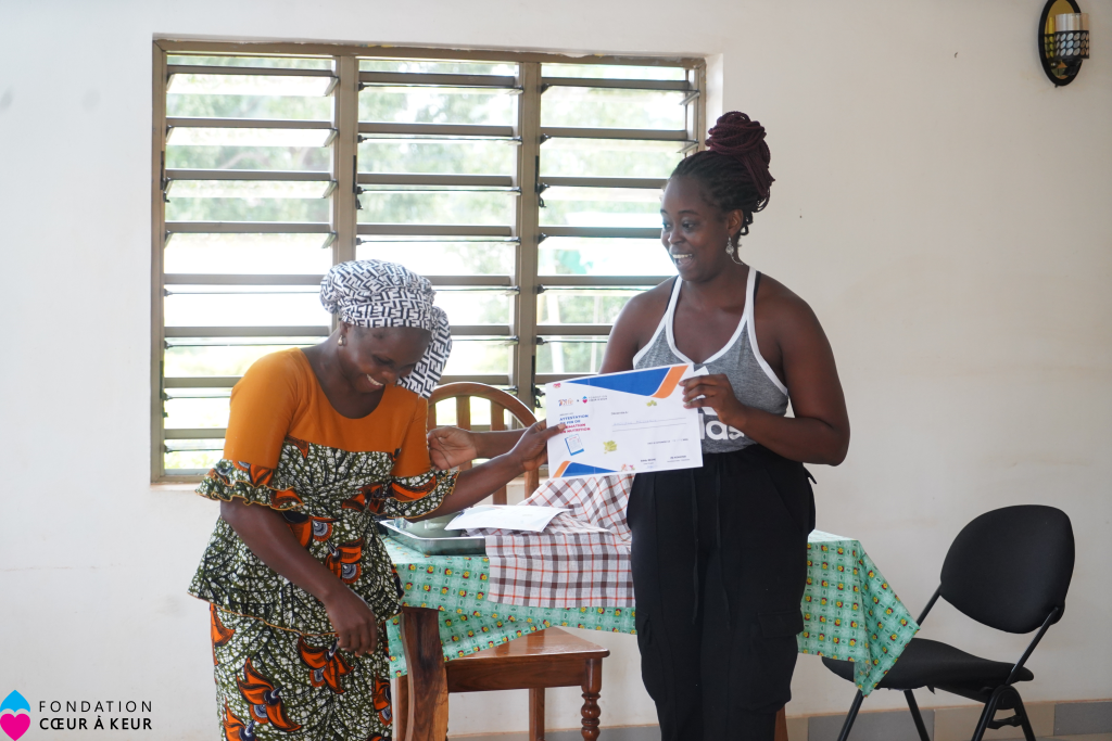 remise de certificats dans le cadre de la formation en nutrition au CARF d'agnangnan