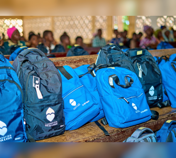 Don de kits scolaires