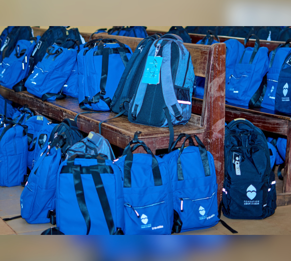 Don de kits scolaires